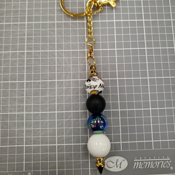 New Handmade Mickey Mouse Beaded Keychain - Picture 1 of 7